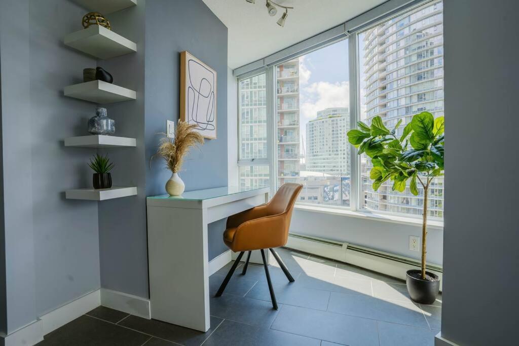 Downtown King Suite-Surround Views-Pool/Gym/Parkng Vancouver Exteriér fotografie