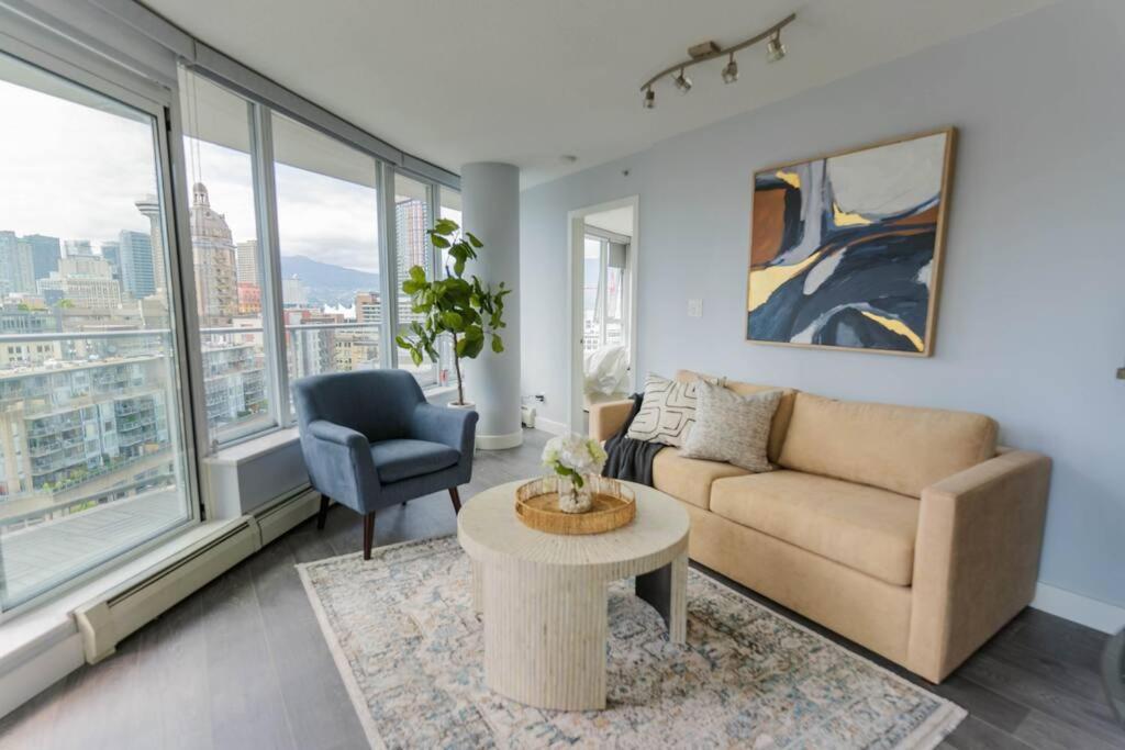 Downtown King Suite-Surround Views-Pool/Gym/Parkng Vancouver Exteriér fotografie