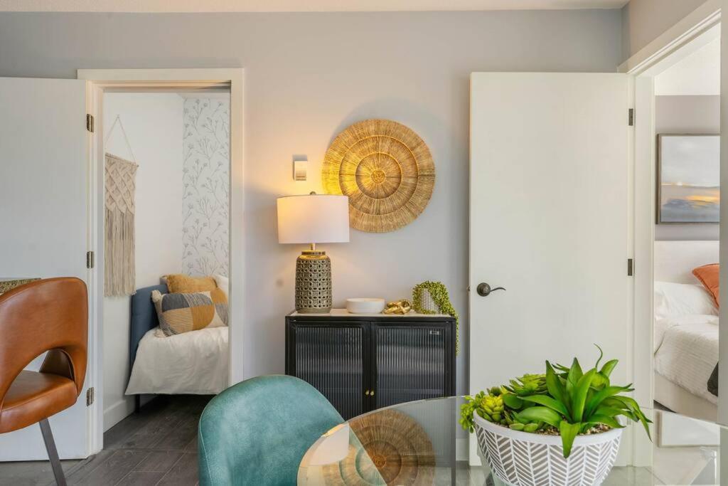 Downtown King Suite-Surround Views-Pool/Gym/Parkng Vancouver Exteriér fotografie